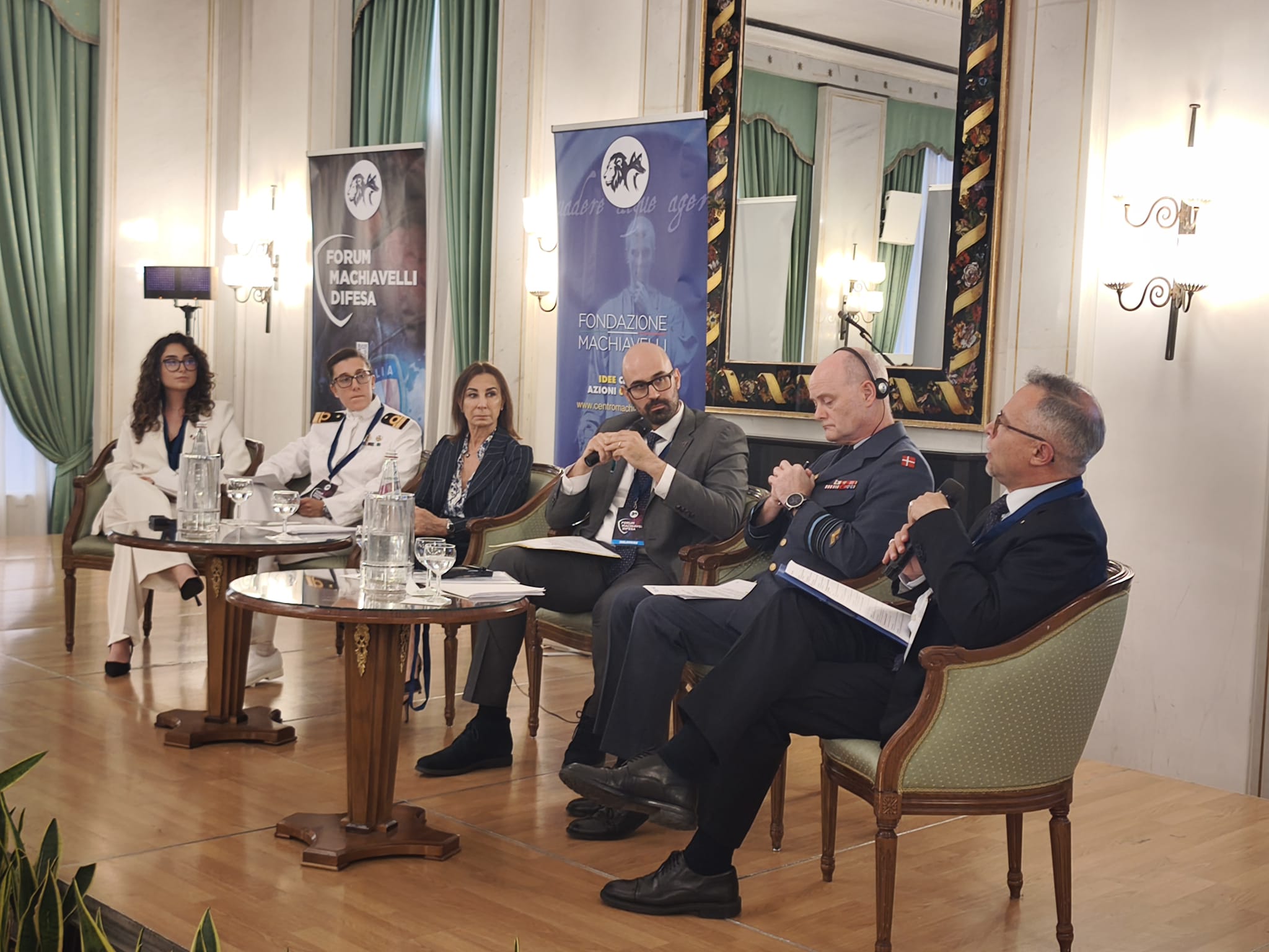 Discussione della sessione delle 17:00 in Sala Verdi del Forum Machiavelli Difesa
