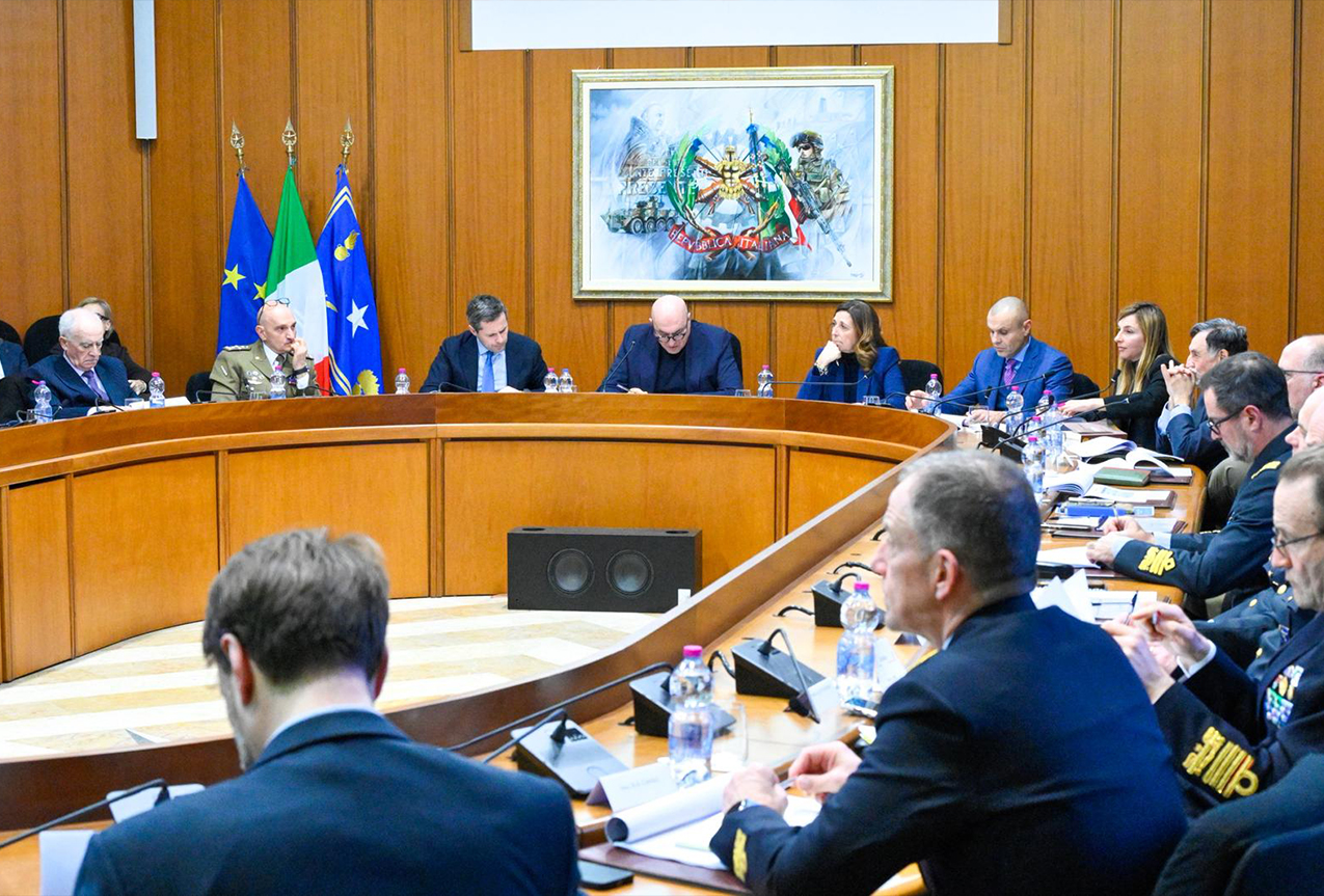 Riunione al Ministero della Difesa per la presentazione del nuovo modello di riorganizzazione delle Forze armate