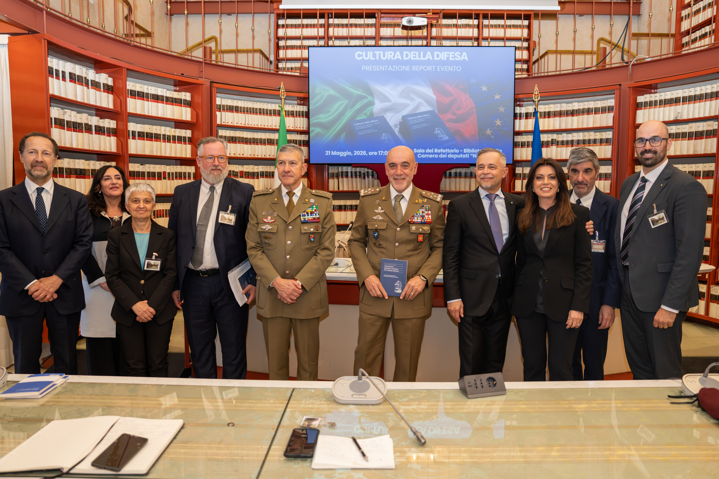 Relatori e promotori al termine dell’iniziativa - Presentazione Report Cultura della Difesa